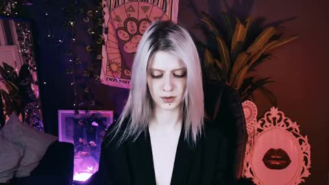 REAL name LiaDM are always open online show from April 3, 12:45 pm