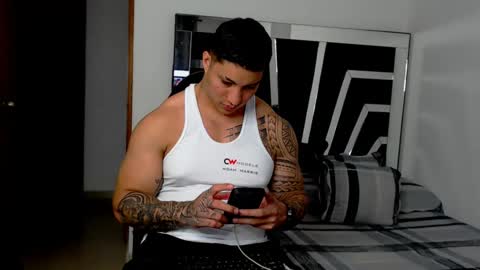 Noah Harris01 online show from February 11, 1:10 am