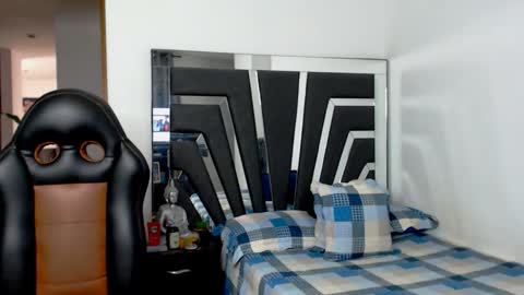 Noah Harris01 online show from November 27, 4:47 pm