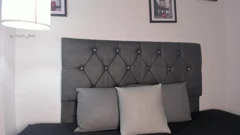 noah_johes online show from April 19, 3:40 am