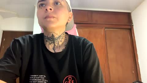 noah hehim    online show from January 22, 4:13 am