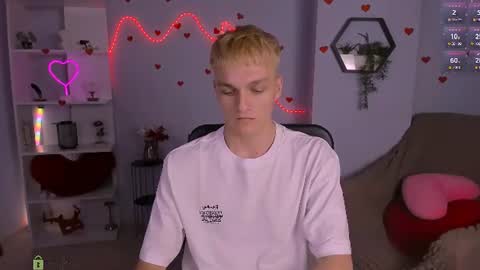 Noah online show from June 17, 12:32 pm