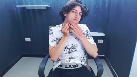 noah_sokolov online show from December 16, 3:07 pm