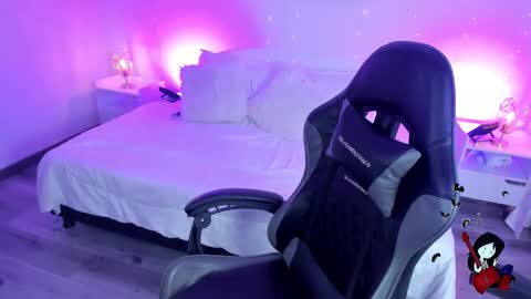 Snapshot of noahcryptic chatting on September 21, 5:00 am Noah  online show from September 21, 5:00 am