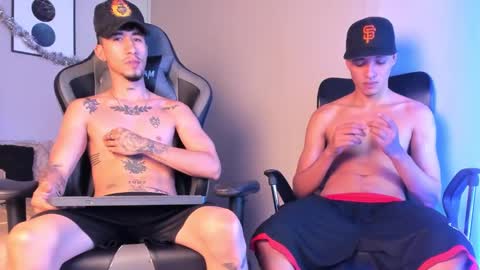 noahdaviss online show from December 25, 11:10 pm