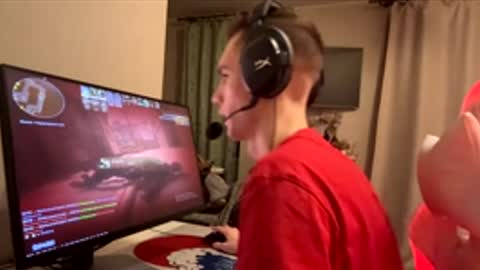 nocaps111 online show from December 19, 1:28 pm