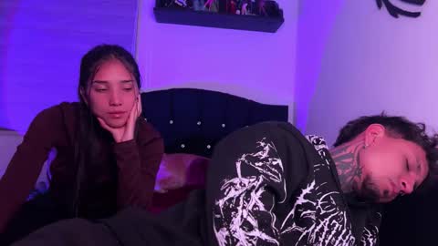 Jean Y Isa online show from February 18, 4:01 am