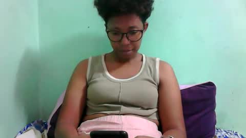 noellah online show from October 21, 8:30 am