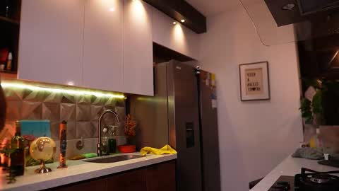 kevin online show from February 9, 12:25 am