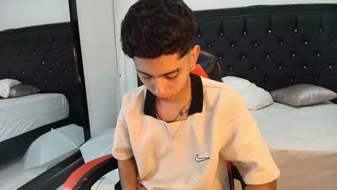 Noha Drake online show from March 21, 5:46 am