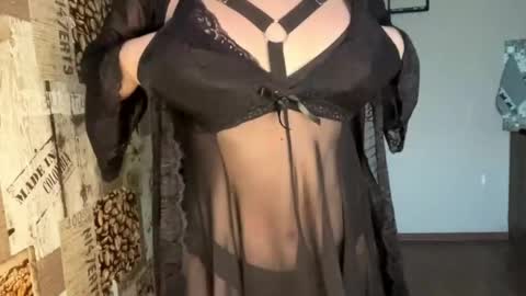 Abri online show from April 15, 3:04 pm