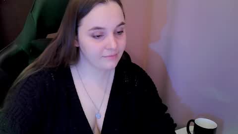 noir_ember_ online show from February 21, 1:47 pm