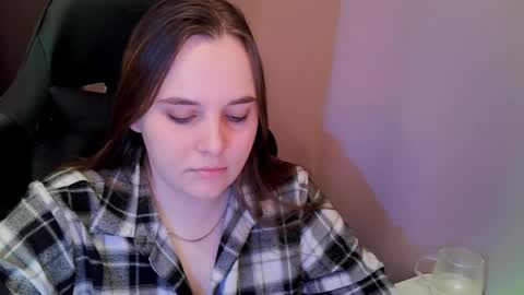 noir_ember_ online show from March 11, 5:05 pm