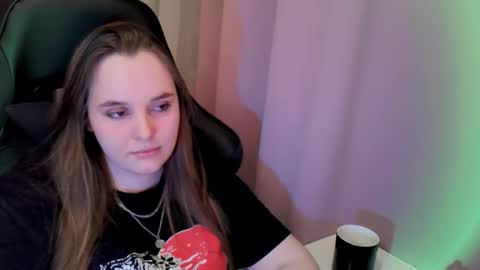 noir_ember_ online show from February 2, 3:52 pm