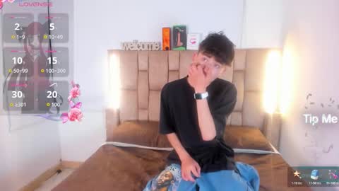 Sebas  online show from February 18, 3:39 am