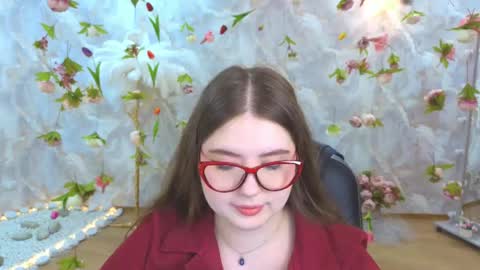 noirwhisper online show from April 5, 6:16 pm