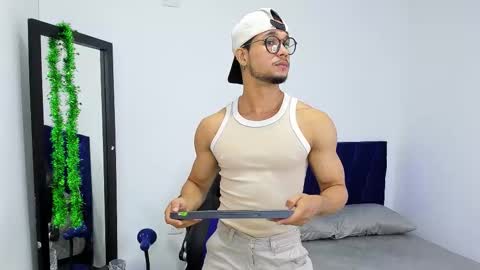 Im Nolan  online show from November 21, 2:59 pm