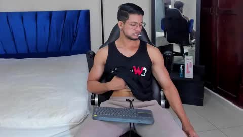 Im Nolan  online show from March 3, 9:00 pm