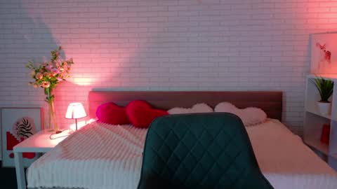 Nova online show from April 19, 4:08 pm