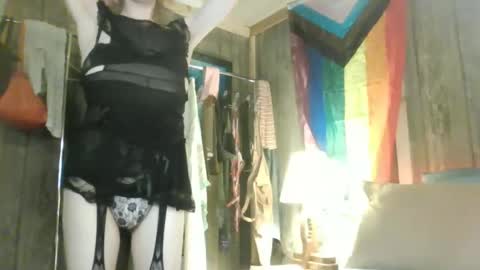 nonamebabez online show from December 28, 10:03 am
