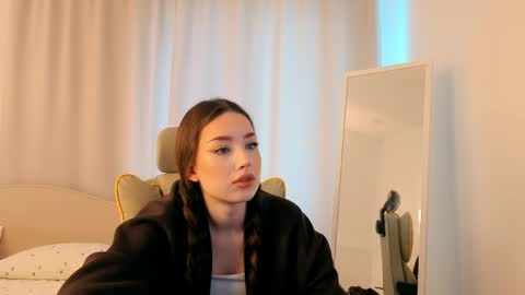 Syndney online show from March 27, 5:13 am