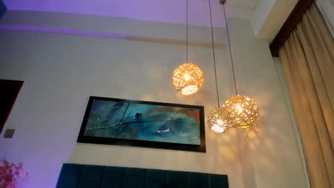 Nora Da Silva online show from December 21, 2:01 pm