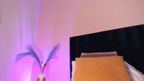 Nora Da Silva online show from November 5, 1:07 am