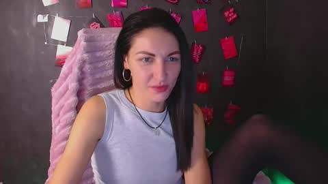 Nora online show from January 8, 9:20 pm