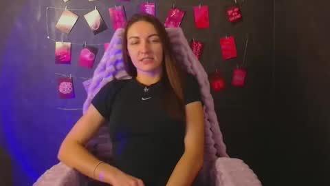 Nora online show from October 26, 11:15 pm