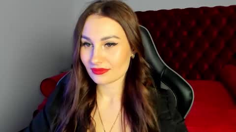 NoraFoxes online show from February 4, 6:50 am