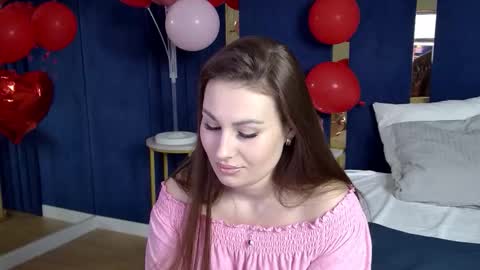 NoraFoxes online show from February 19, 6:12 am