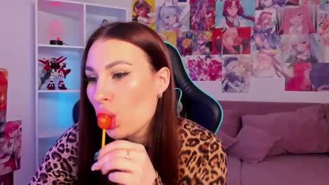 NoraFoxes online show from February 3, 6:22 am