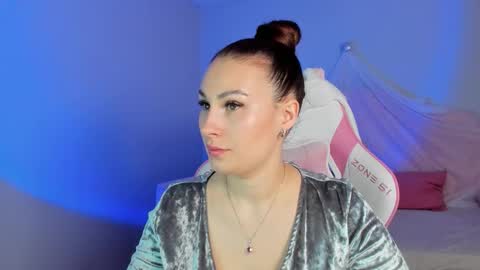 NoraFoxes online show from February 20, 6:13 am