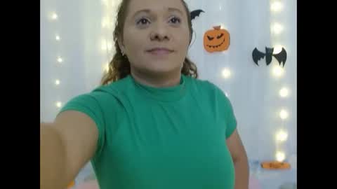 Snapshot of norapaker chatting on October 11, 7:17 pm norapaker online show from October 11, 7:17 pm