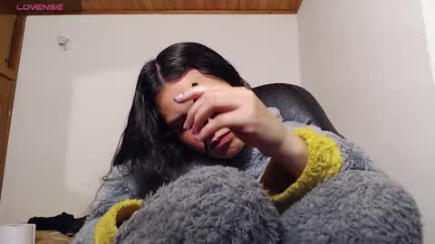 noreen_ online show from November 30, 12:07 am