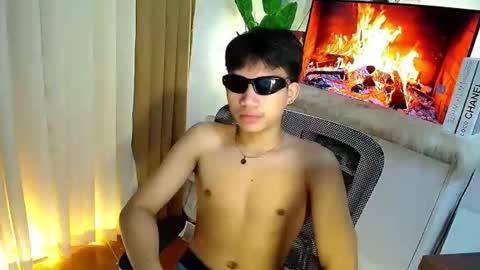 Hi im ariel online show from June 5, 2:40 am