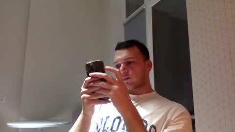 Justin online show from April 15, 9:15 pm