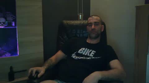 not4one online show from February 3, 3:42 am