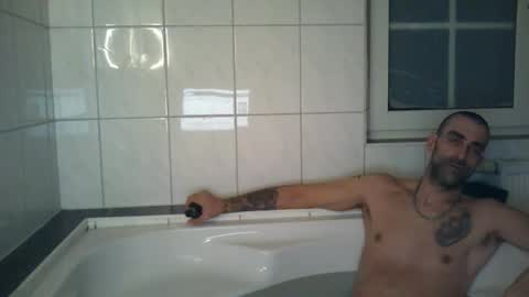 not4one online show from February 4, 11:16 pm