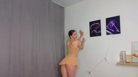 Hello My name is Helene NTMU  Finger up if u like what u see online show from September 15, 2:51 pm