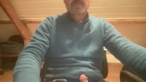 noux69 online show from November 4, 9:38 pm