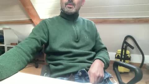 noux69 online show from November 17, 1:24 pm