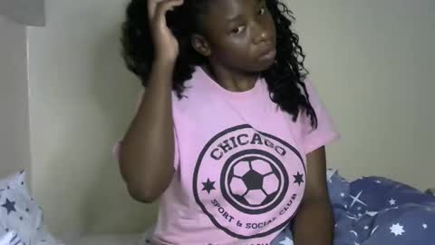 Snapshot of novaah chatting on October 21, 3:33 am novaah online show from October 21, 3:33 am