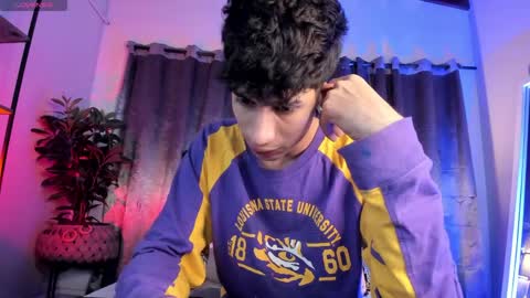 Nova online show from April 19, 8:44 pm