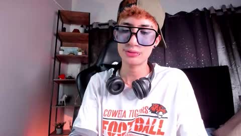 Nova online show from December 3, 6:52 pm