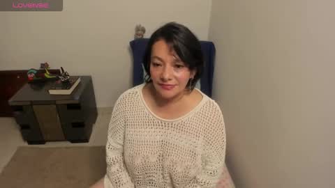 Snapshot of nuit_rose chatting on October 18, 2:16 am nuit_rose online show from October 18, 2:16 am