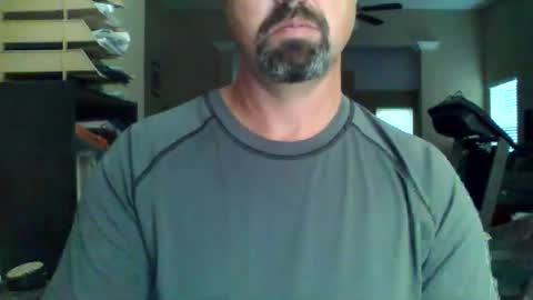 nvrenuff1979 online show from April 16, 11:32 am