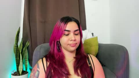 Nia online show from January 10, 1:33 am