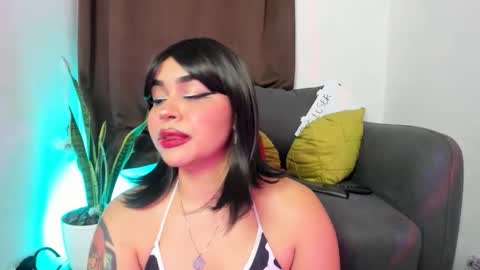 Nia online show from November 18, 3:53 am