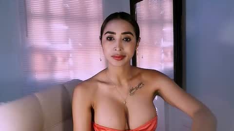 Nycole online show from February 11, 12:53 pm